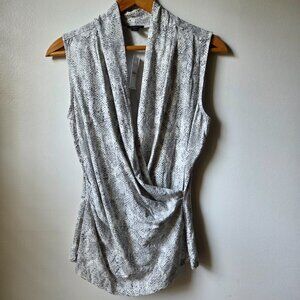 NWT ANN TAYLOR SURPLICE NECK WRAP STYLE SLEEVELESS SNAKESKIN PRINT TOP SIZE M